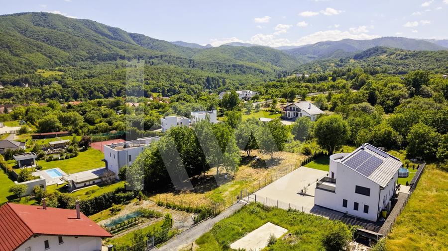 Teren Construcții intravilan de 1340 mp, în Cisnădioara