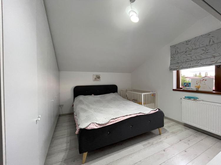 Duplex cu 4 camere cu Canalizare în Dumbrăvița
