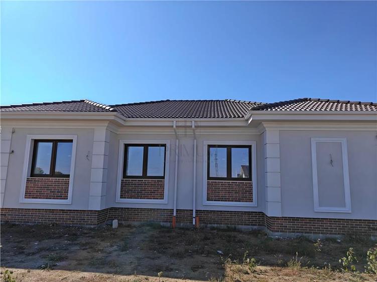 Duplex cu 3 camere cu Canalizare în Moșnița Nouă