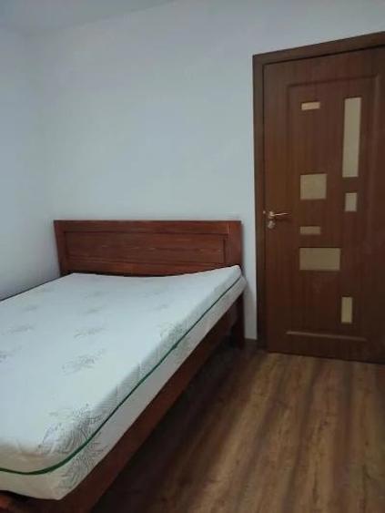 Apartament cu 3 camere decomandat în Nicolina