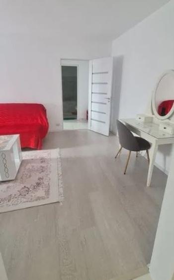 Apartament cu 2 camere semidecomandat, mobilat în Titan — fotografia 3