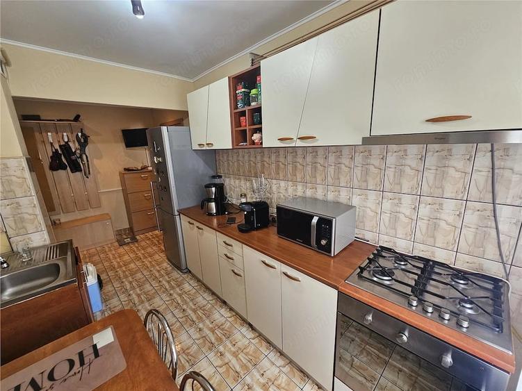 Apartament cu 2 camere semidecomandat în Micro III