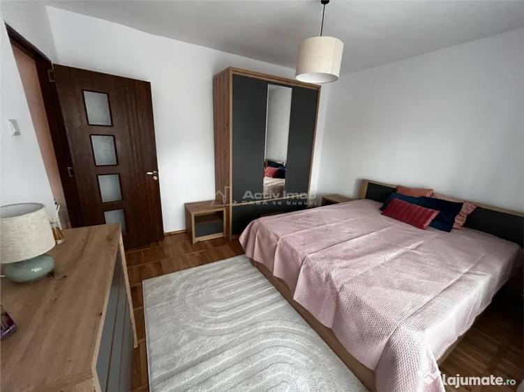 Apartament cu 3 camere decomandat în Central