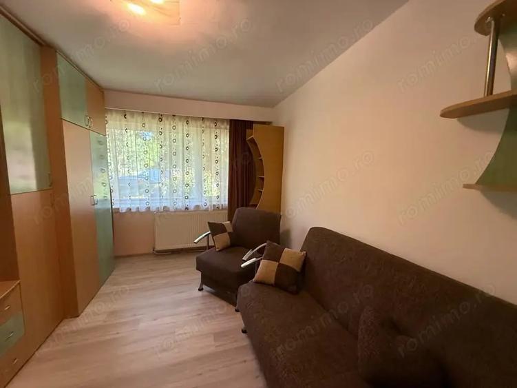Apartament cu 3 camere decomandat în Gojdu