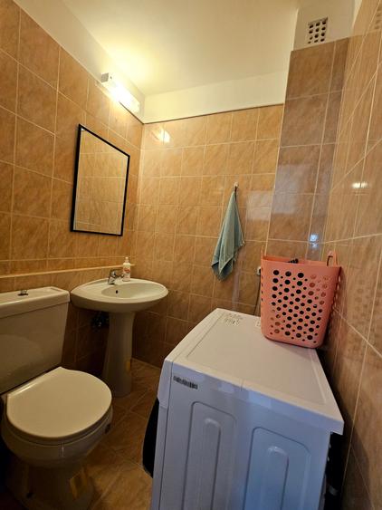 Apartament cu 3 camere decomandat, mobilat în Nerva Traian