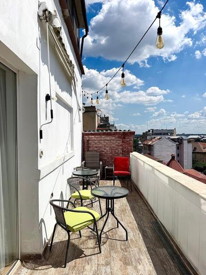 Apartament cu 3 camere semidecomandat în Universitate