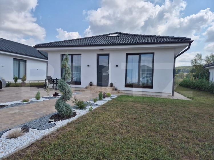 Casă individuală cu 4 camere cu Canalizare în Livezeni
