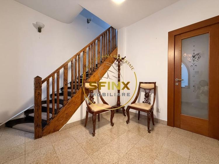 Casă individuală cu 5 camere cu Canalizare în Decebal