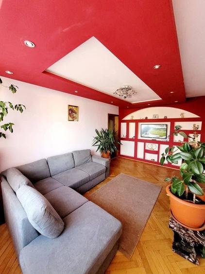 Apartament cu 3 camere semidecomandat în Bartolomeu