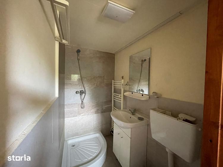 Casă cu 6 camere cu Teren 479 Mp în Ghiroda