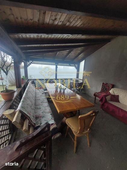 Casă cu 5 camere cu Teren 1600 Mp în Sascut