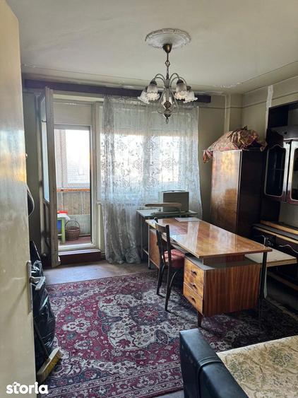 Apartament cu 3 camere decomandat, mobilat în Punctele Cardinale