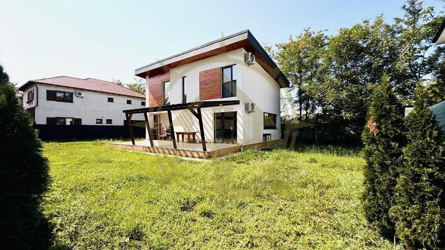 Casă cu 5 camere cu Teren 620 Mp în Corbeanca