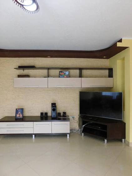 Casă cu Teren 383 Mp în Zamora