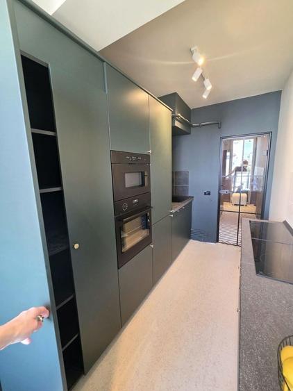 Apartament cu 3 camere semidecomandat, mobilat în Calea Victoriei