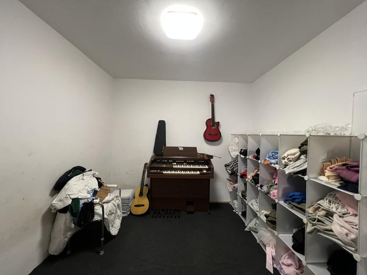 Apartament cu 3 camere nedecomandat, mobilat în Girocului
