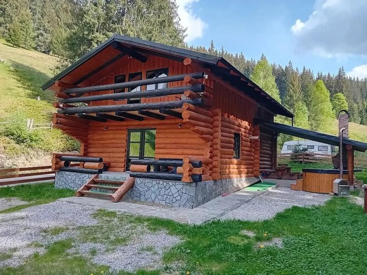 Casă cu Teren 400 Mp în Central