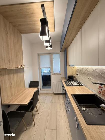 Apartament cu 3 camere decomandat, mobilat în Apărătorii Patriei