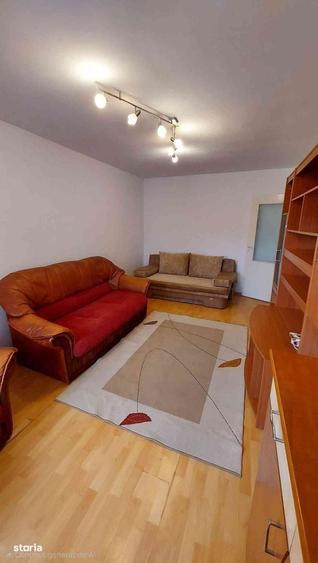 Apartament cu 3 camere decomandat în Sud