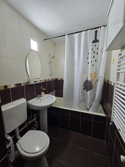 Apartament cu 2 camere semidecomandat în Giurgiului