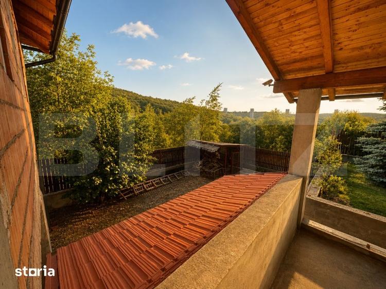 Casă cu 3 camere cu Teren 100 Mp în Livezeni