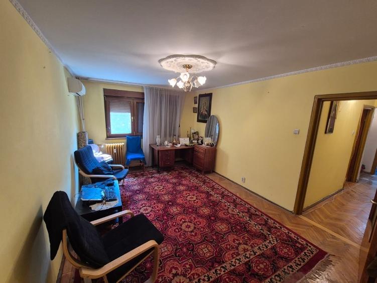 Apartament cu 2 camere decomandat în Drumul Taberei