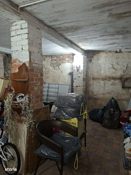 Casă cu 4 camere în Central