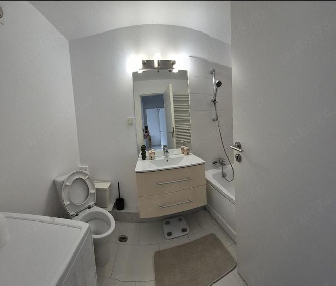 Garsonieră decomandată în 13 Septembrie