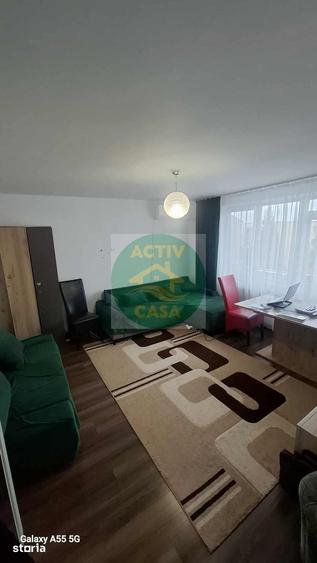 Apartament cu 4 camere decomandat în Central
