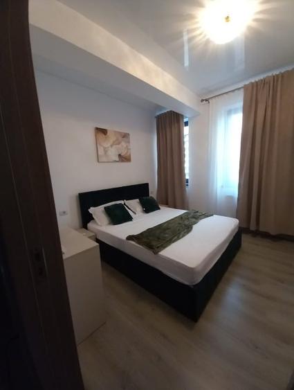 Apartament cu 2 camere semidecomandat, mobilat în Tomis Nord