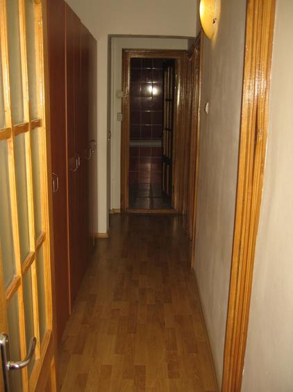 Proprietar ofer camera in ap 3 camere - 3