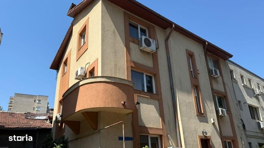 Casă cu 4 camere decomandat cu Teren 200 Mp în Unirii
