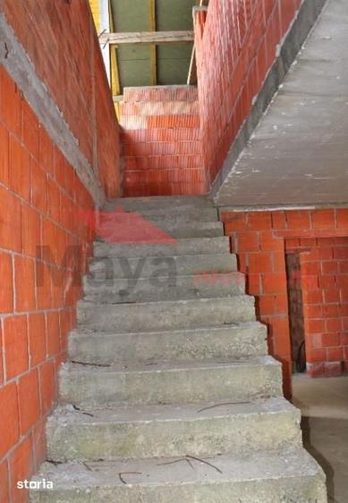 Casă cu Teren 2300 Mp în Negrilești