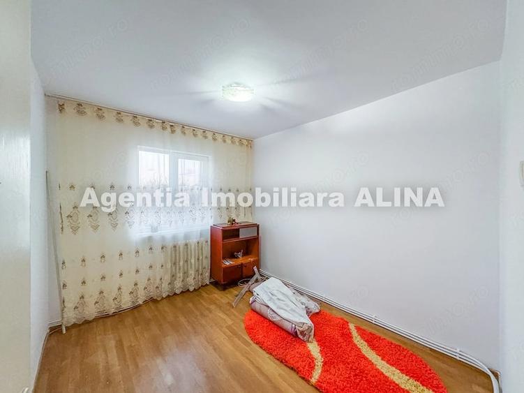 Apartament cu 3 camere semidecomandat în Astoria