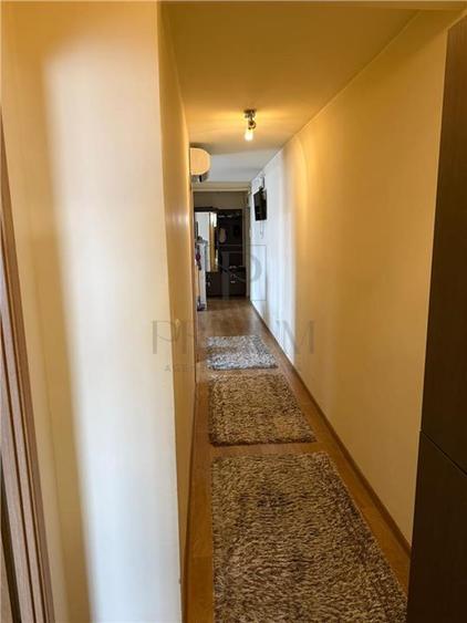 Apartament cu 3 camere decomandat, mobilat în Dâmbovița