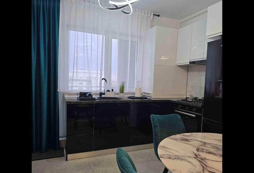 Apartament cu 2 camere semidecomandat, mobilat în Sud