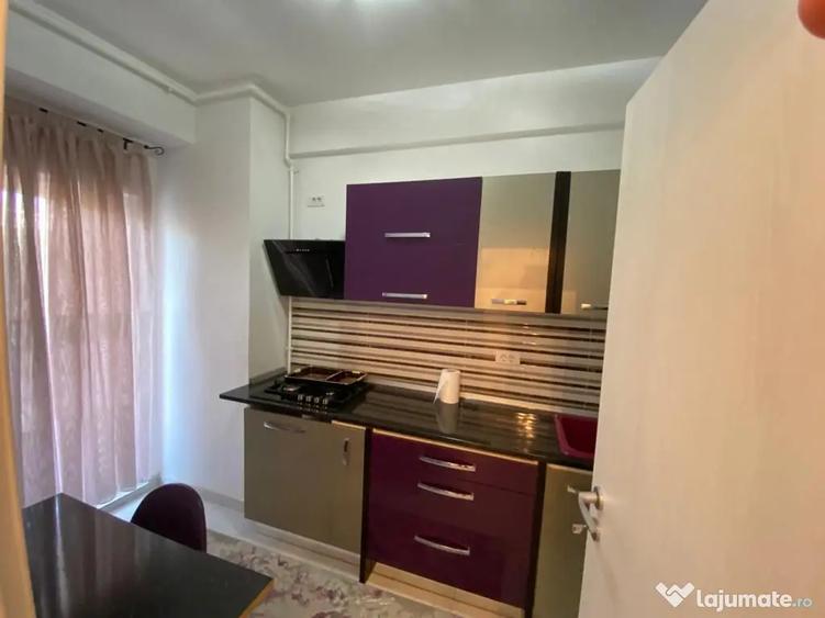 Garsonieră decomandată în Central