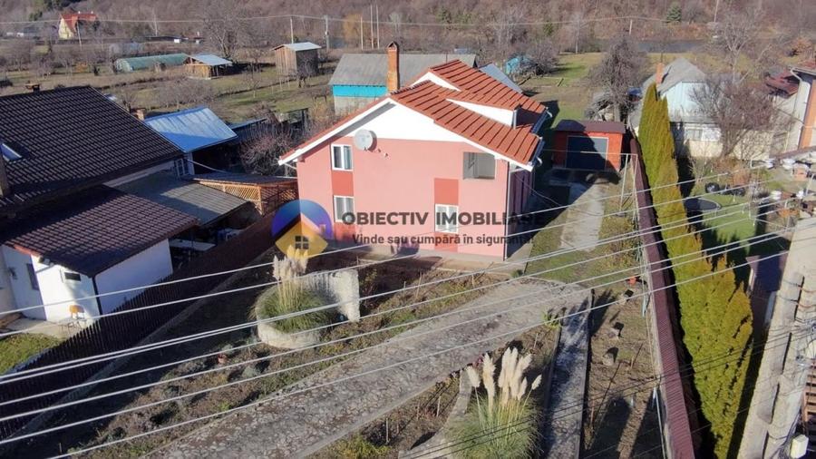 Casă cu 4 camere cu Canalizare în Alexandru cel Bun