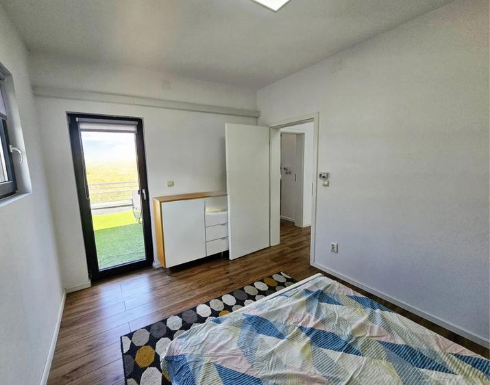 Casă individuală cu 5 camere cu Canalizare în Cetate