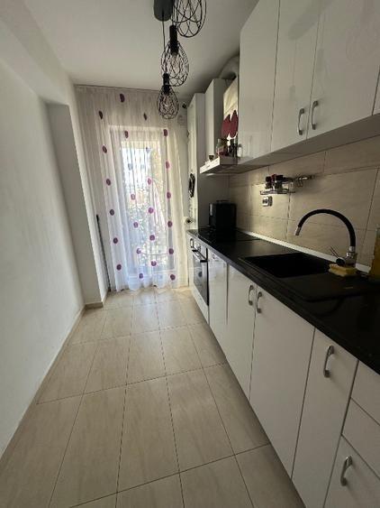 Apartament cu 2 camere semidecomandat, mobilat în Băneasa