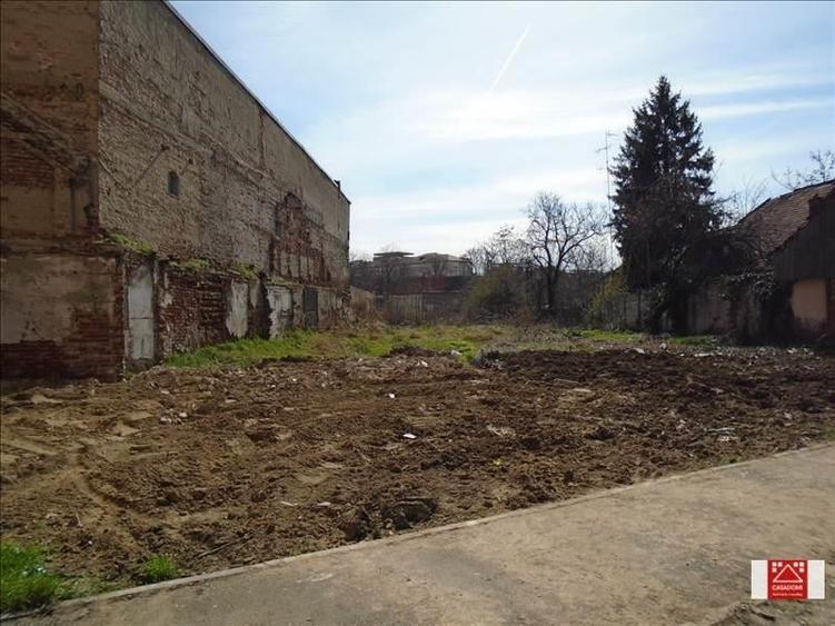 Teren Construcții intravilan de 1616 mp, în Central
