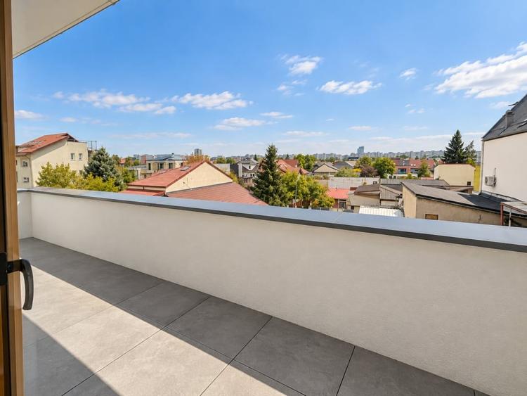 Apartament cu 4 camere decomandat, mobilat în Domenii