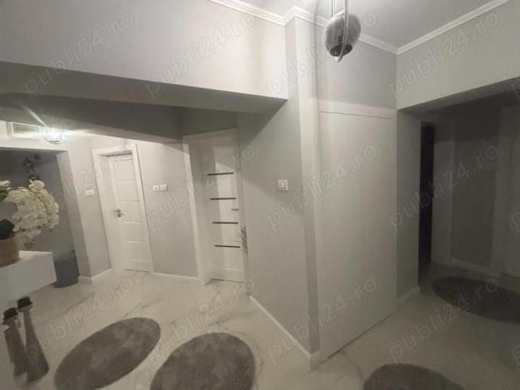Apartament cu 3 camere decomandat, mobilat în Trocadero