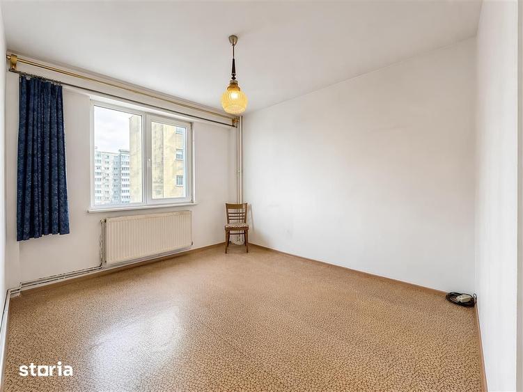 Apartament cu 3 camere semidecomandat în Griviței