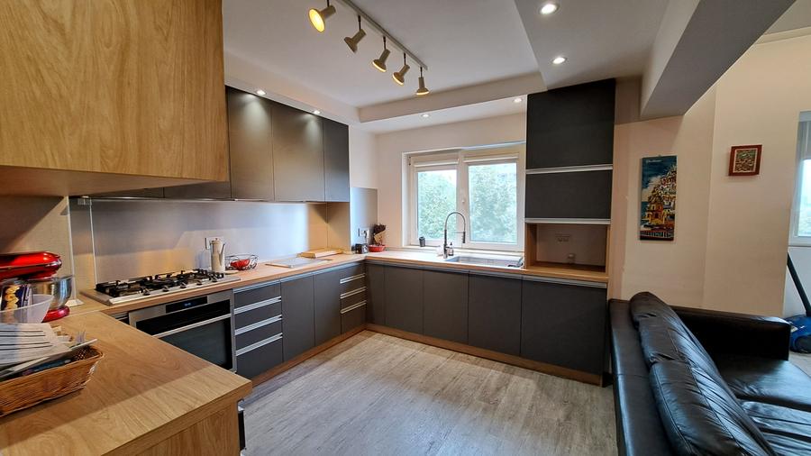 Apartament cu 2 camere semidecomandat în 13 Septembrie