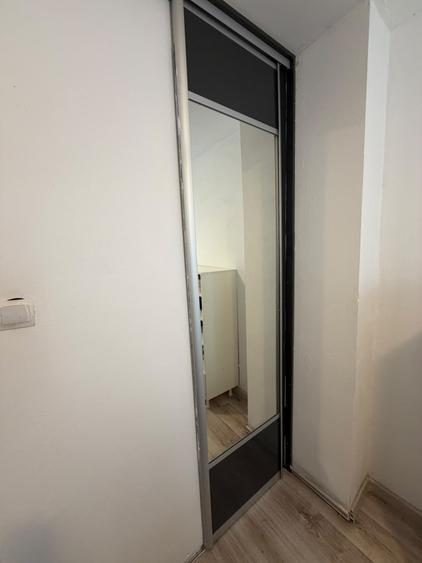 Apartament cu 3 camere semidecomandat în Florești