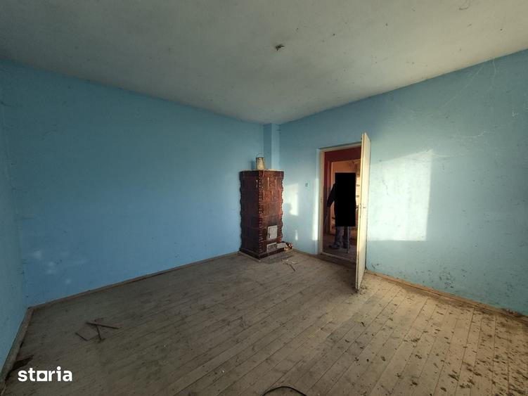 Casă cu 3 camere cu Teren 1000 Mp în Cernești