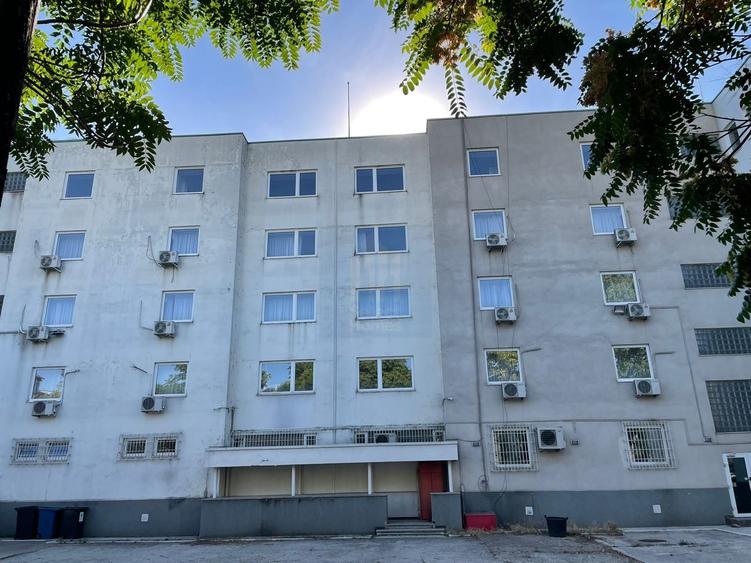 Spațiu comercial, de 3,212 mp, în Lacul Tei
