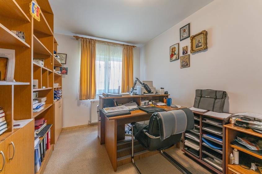Duplex cu 6 camere cu Canalizare în Brebina