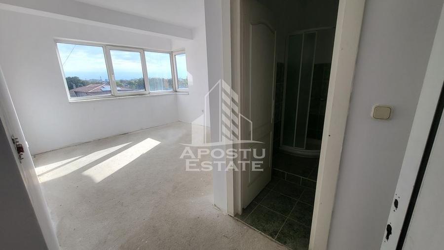 Casă cu 5 camere cu Teren 600 Mp în Mehala